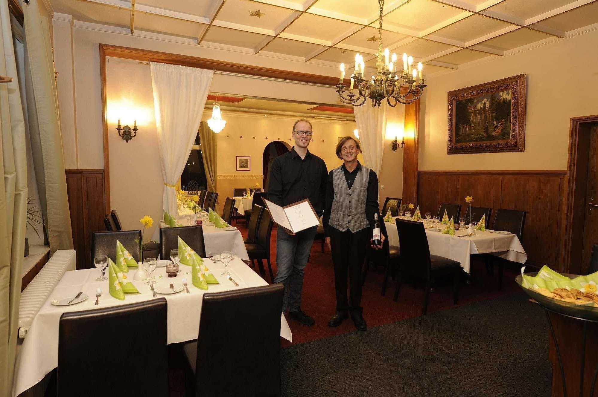 Hotel Zur Heidebluete Hambuhren Luaran gambar