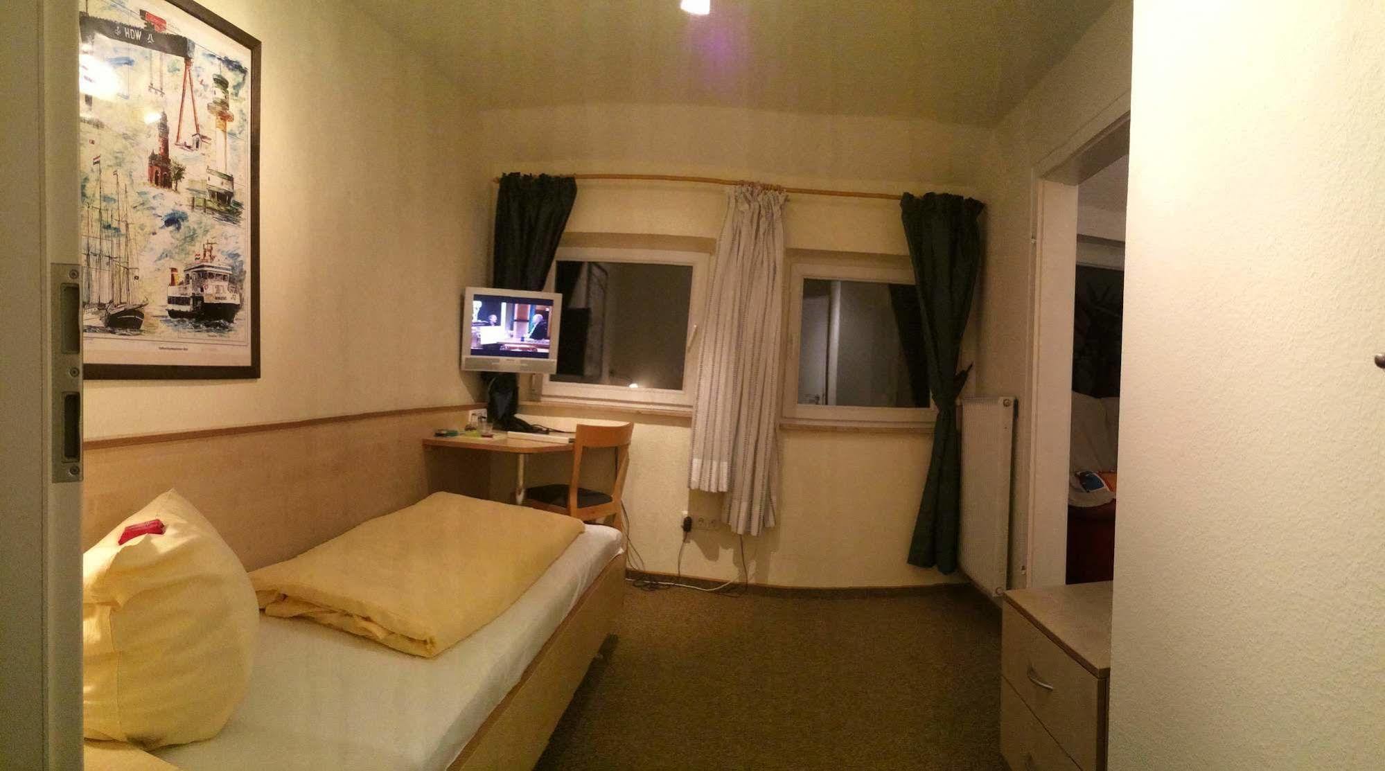 Hotel Zur Heidebluete Hambuhren Luaran gambar