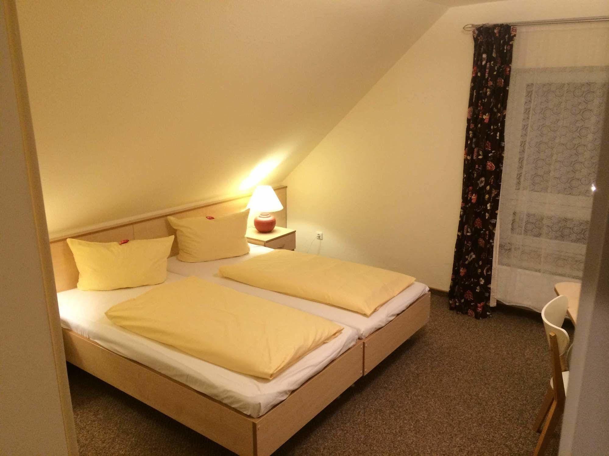 Hotel Zur Heidebluete Hambuhren Luaran gambar